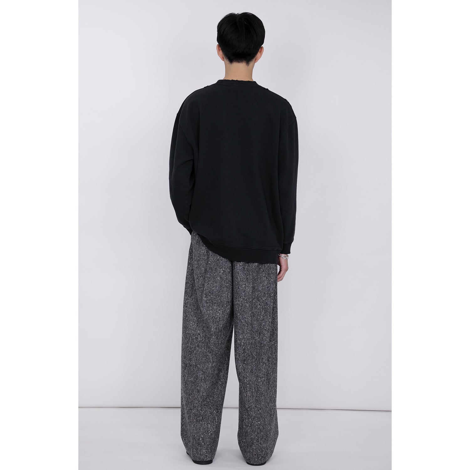 Damaged College Sweatshirt / black – th products