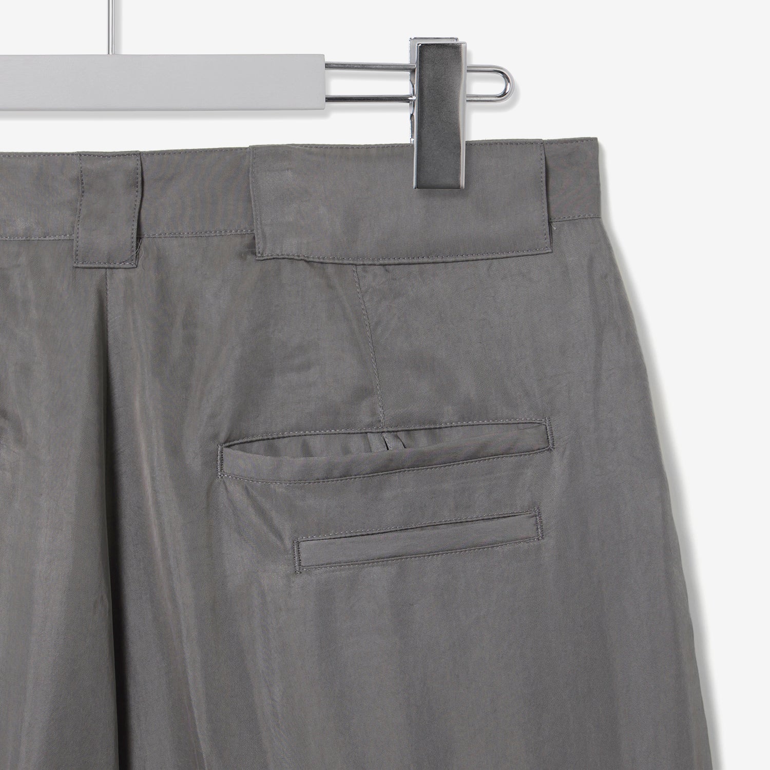 Drape Wide Tapered Pants / gray