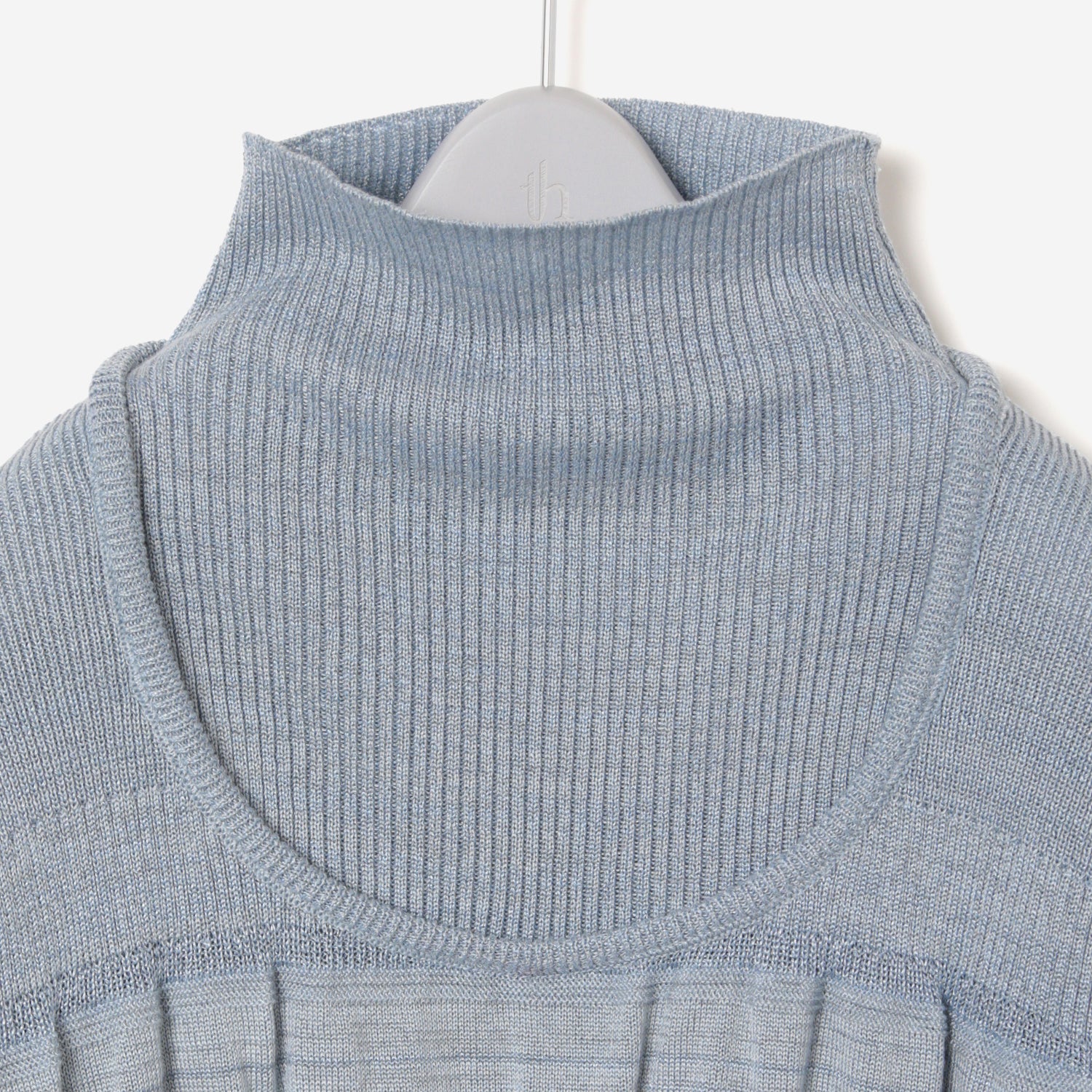 Layered Neck Top / blue