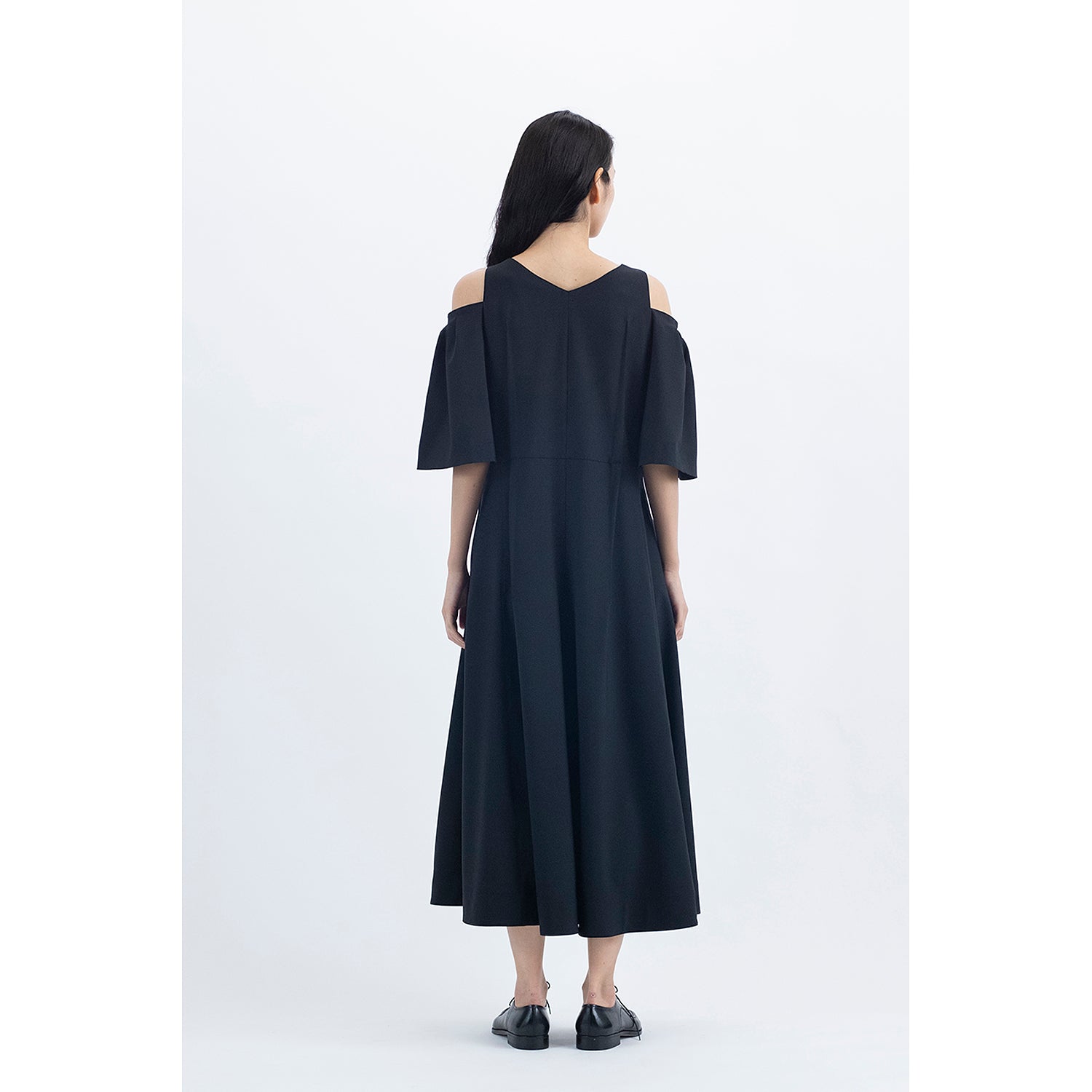 Volumed Sleeve Dress / black